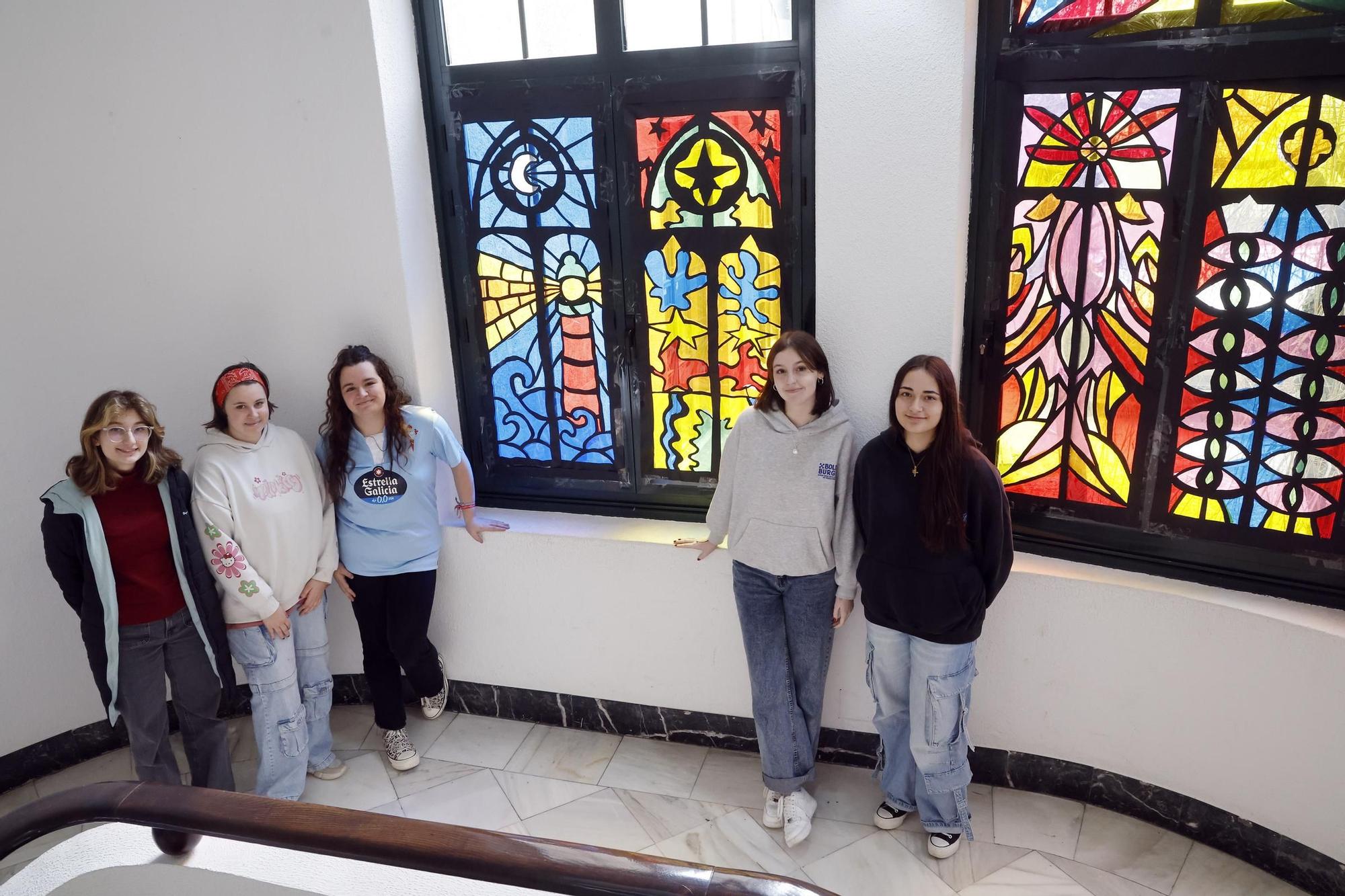 Vidrieras para comprender el gótico en el instituto Santa Irene