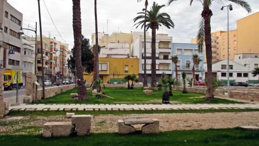 El &#039;inaccesible&#039; jardín del antiguo convento en Vinaròs