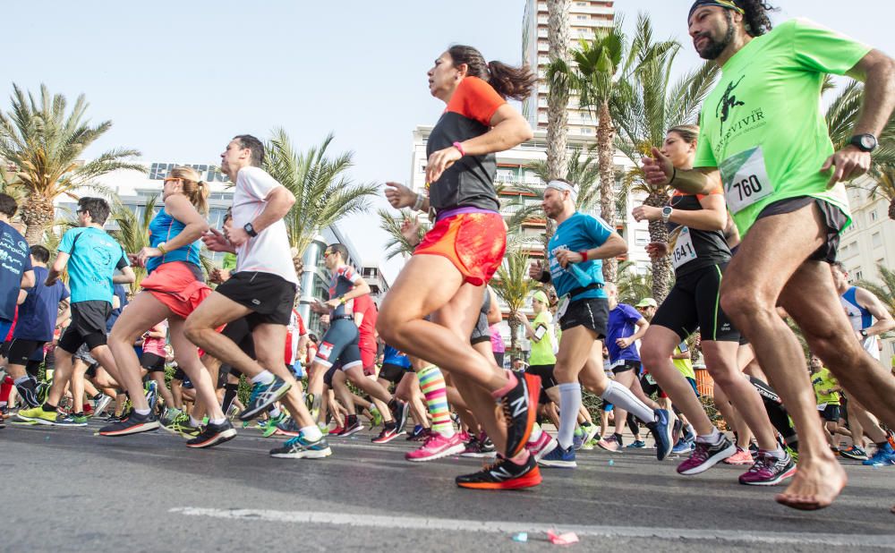 Hamid se adjudica el Medio Maratón de Alicante.