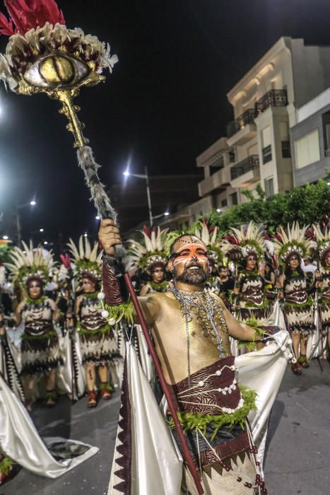 Las comparsas Benimerines y Sarracenos cierran los desfiles de Moros y Cristianos y dan paso hoy a la procesión de San Roque y la Despedida del Santo