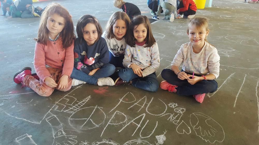 Miles de escolares de Mallorca celebran la jornada por la no violencia