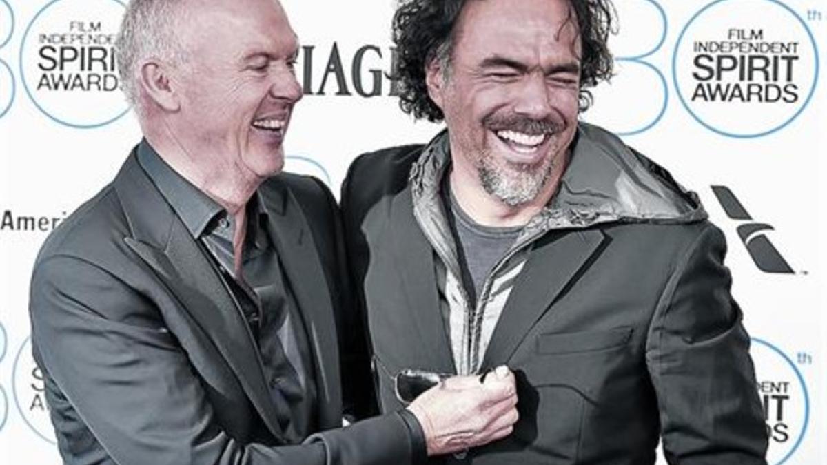 Michael Keaton y Alejandro González Iñárritu, actor y director de 'Birdman', a su llegada a la gala.