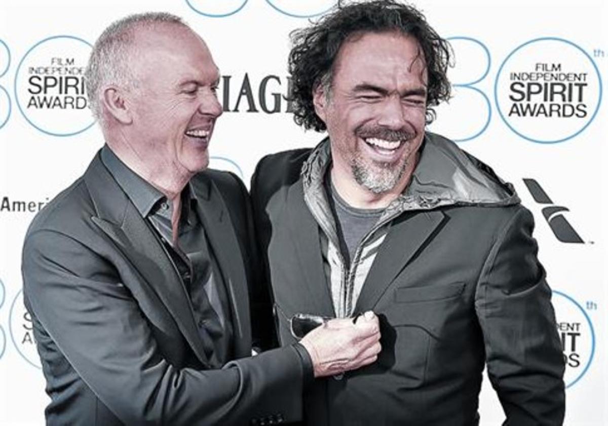 Michael Keaton i Alejandro González Iñárritu, actor i director de ’Birdman’, a l’arribar a la gala. Michael Keaton i Alejandro González Iñárritu, actor i director de ’Birdman’, a l’arribar a la gala.