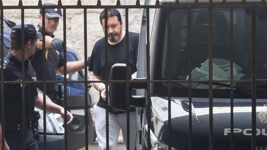 El autor del triple crimen de Alicante ingresa en prisión