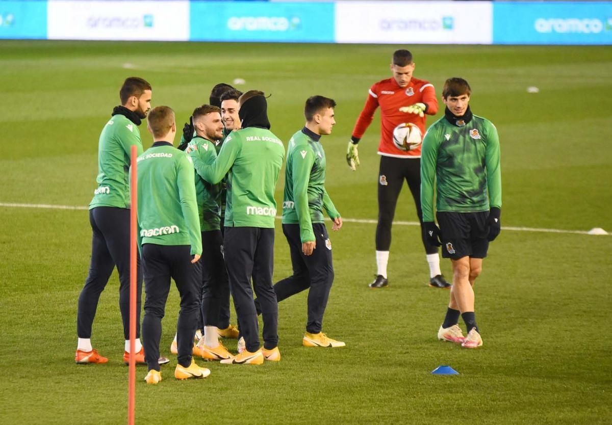 Entrenamiento de la Real Sociedad en el estadio El Arcángel