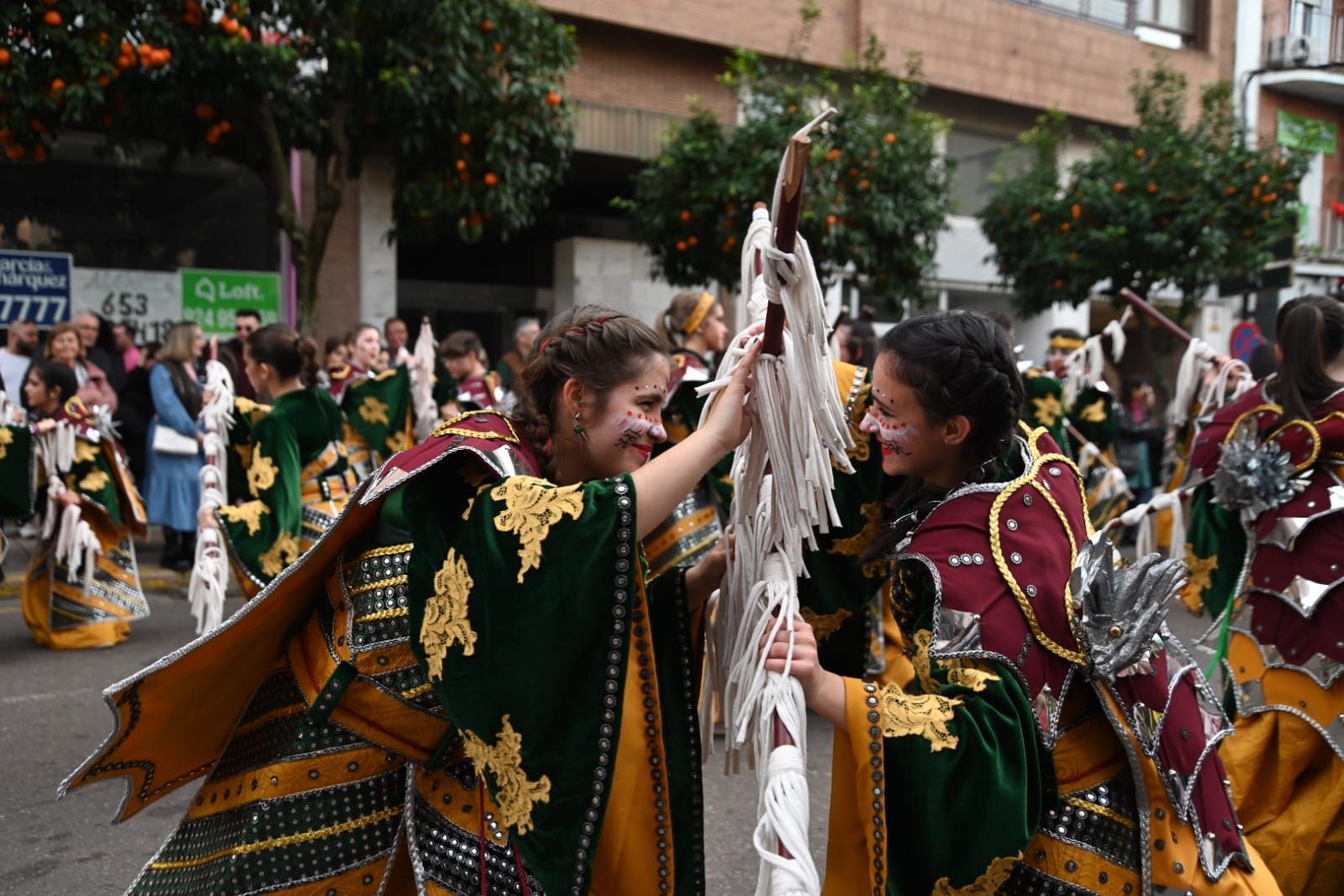 GALERÍA | Las Candelas de Santa Marina preludian el Carnaval de Badajoz