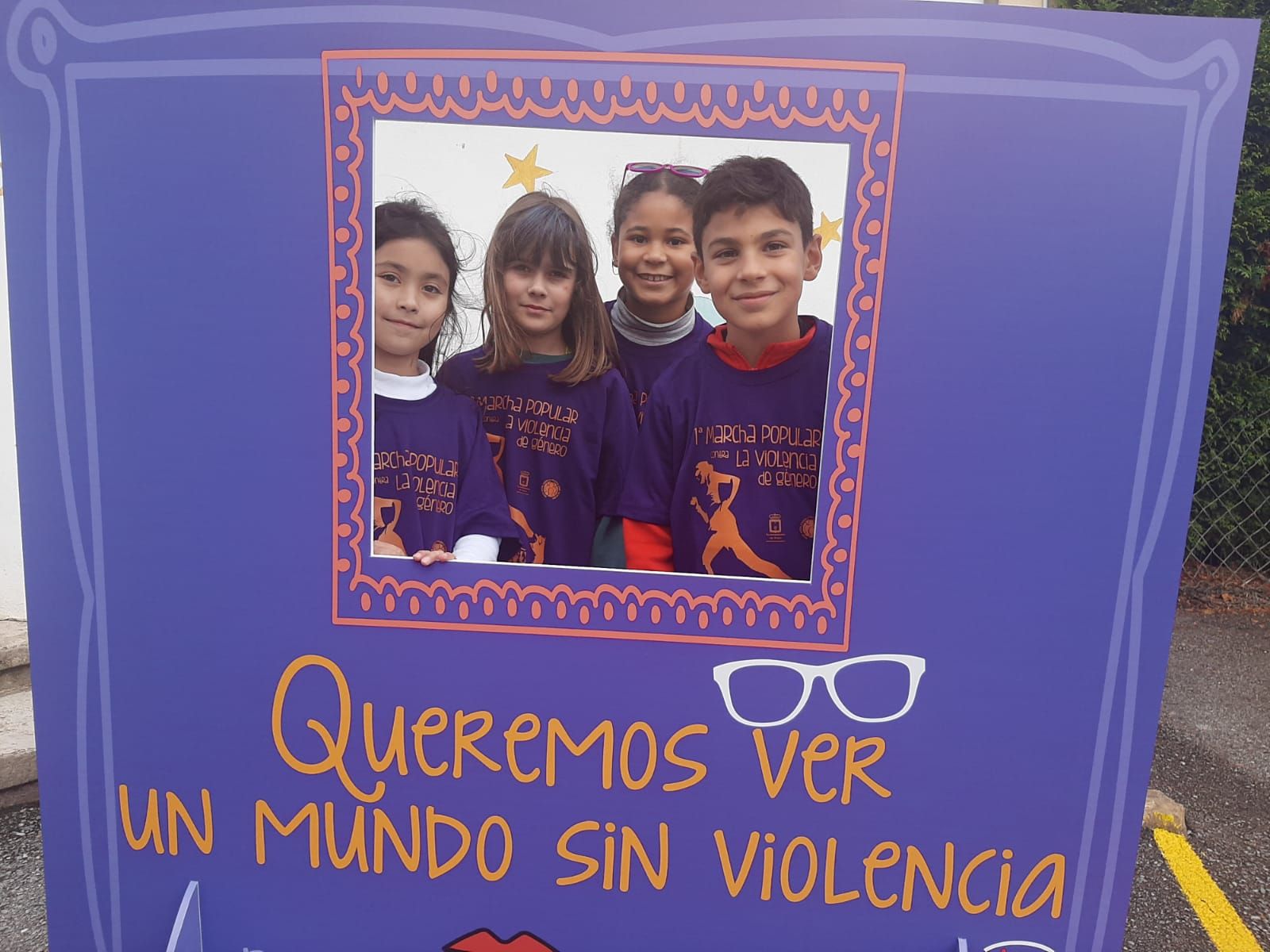 Los niños de Valdesoto y Viella, contra la violencia: así ha sido su jornada reivindicativa