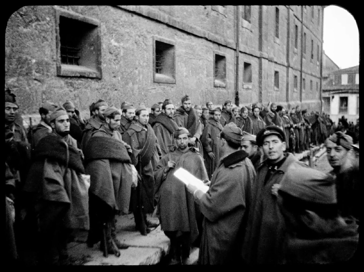 La entrada en Oviedo de las tropas nacionales. 2 de noviembre de 1936