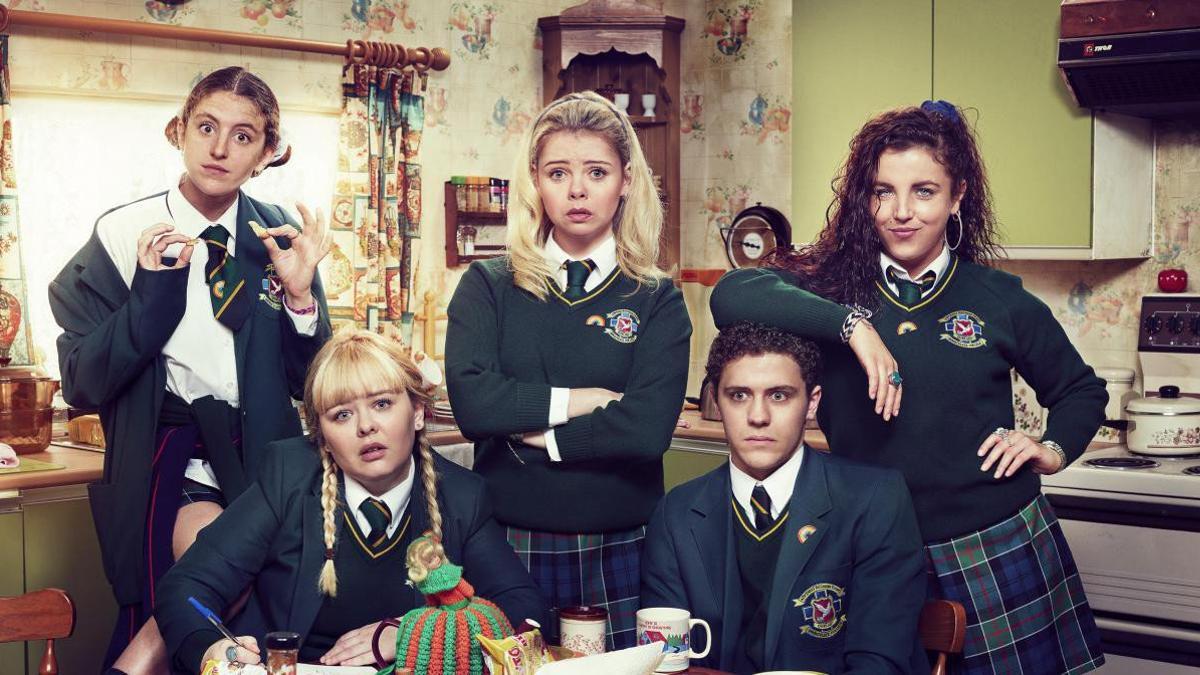 Los protagonistas de la serie de Netflix 'Derry girls'