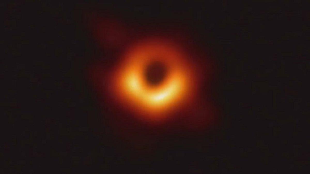 Los internautas comparan el hallazgo del agujero negro con el ojo de Sauron | La Sexta