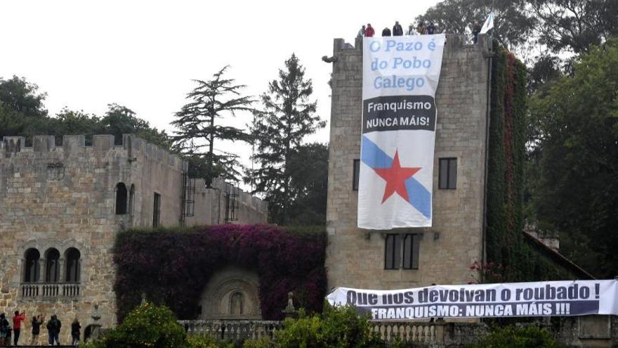 Acceso de militantes del BNG a Meirás.