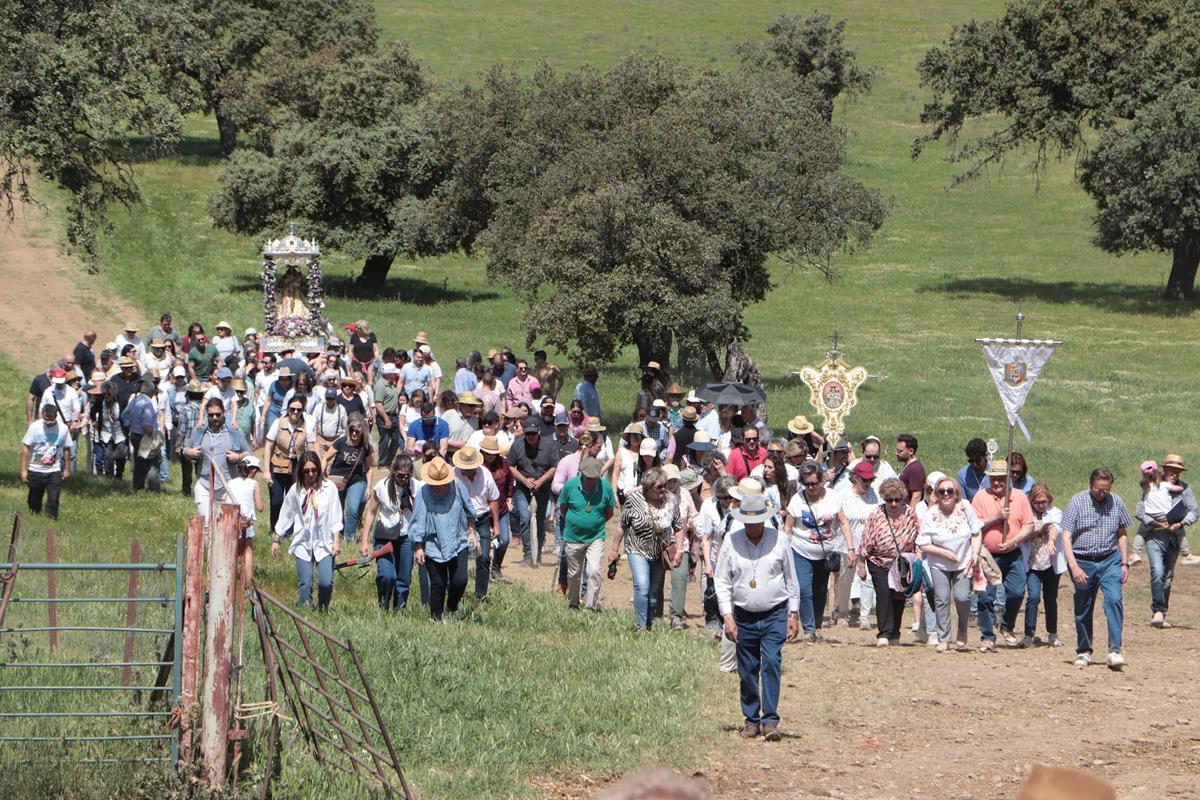 Hinojosa celebra la romería de la Virgen de la Antigua Coronada