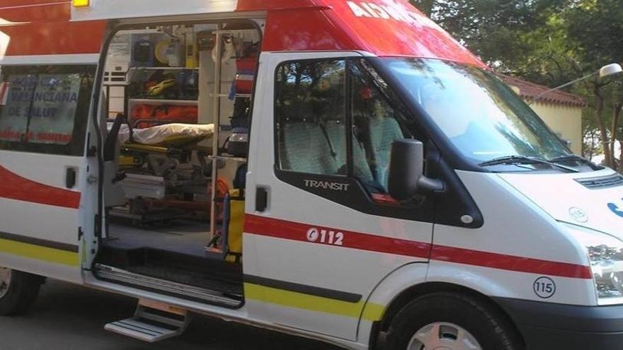 Herido un trabajador al caer de dos metros en una empresa de cerámica de Nules