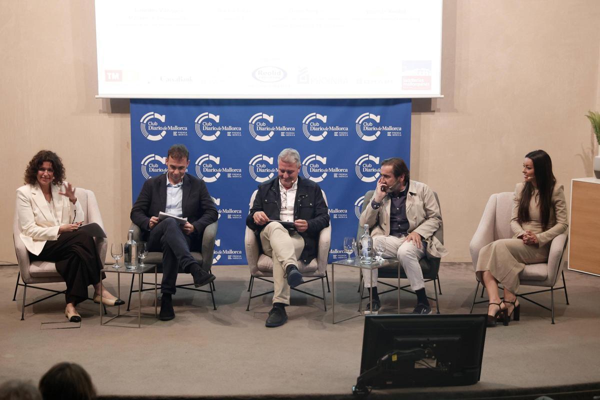 La primera mesa del Foro Inmobiliario reunió precisamente esa pluralidad de enfoques.