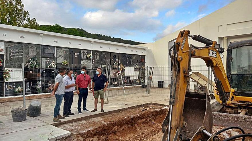 El inicio de las obras en el cementerio municipal. | LEVANTE-EMV