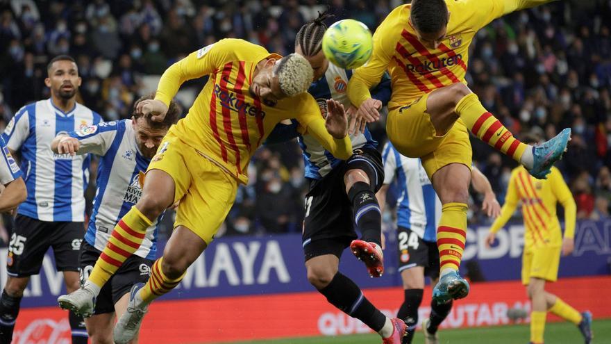 Derbi boig entre Espanyol i Barça (2-2)