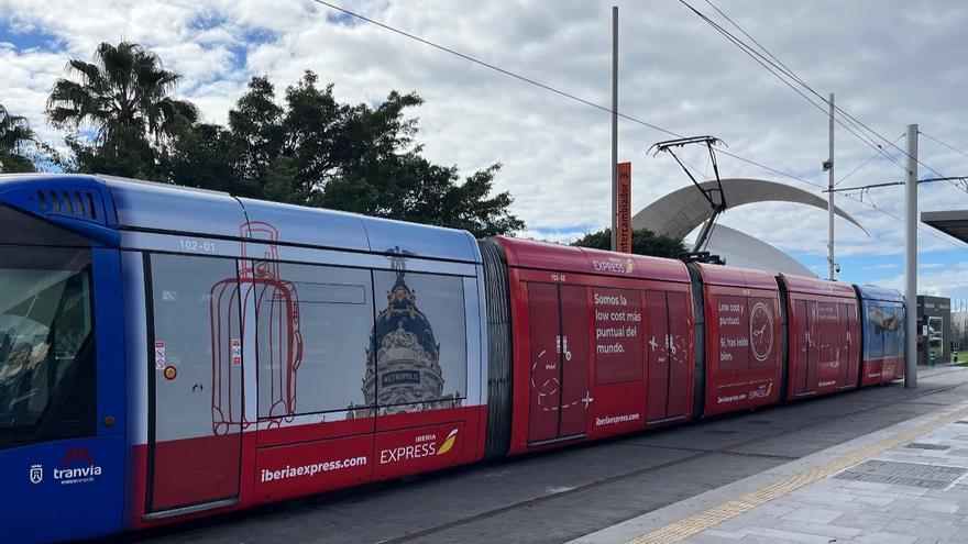 La campaña de Iberia Express en Canarias premiada en la I edición de los DOOH de publicidad