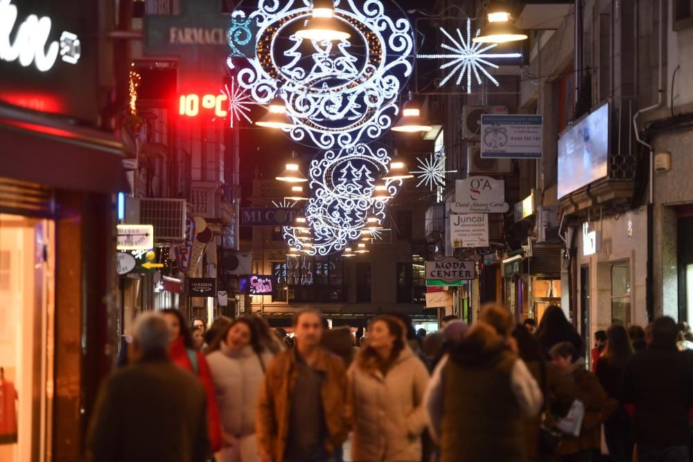 Navidad en Pontevedra 2019 | El arcoíris que aparece cada noche en la Boa Vila