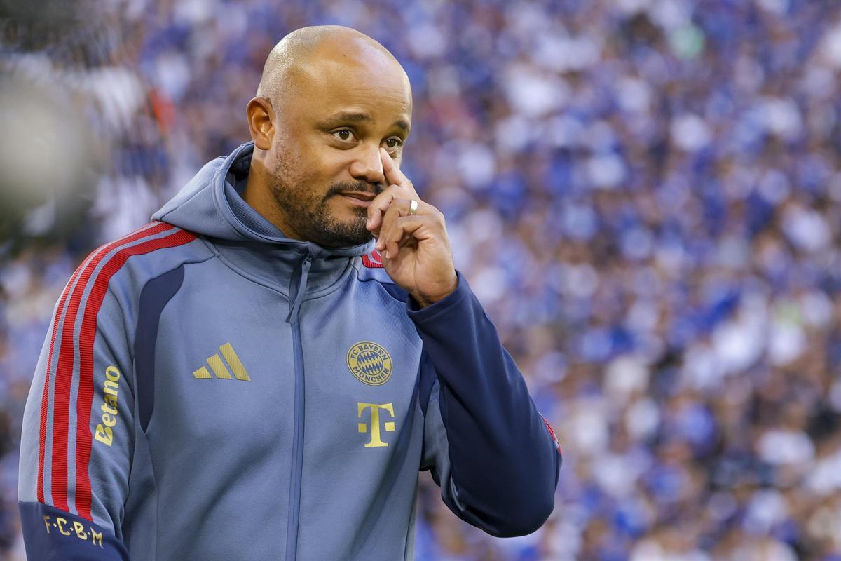 GELSENKIRCHEN (Germany), 05/09/2026.- Head coach Vincent Kompany of Munich reacts ahead the German Bundesliga soccer match between FC Schalke 04 and Bayern Munich in Gelsenkirchen, Germany, 05 September 2026. (Alemania) EFE/EPA/CHRISTOPHER NEUNDORF CONDITIONS - ATTENTION: The DFL regulations prohibit any use of photographs as image sequences and/or quasi-video.