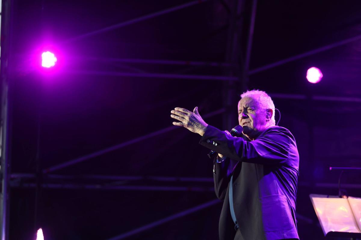 EN IMÁGENES: Concierto de Víctor Manuel por San Xuan en el Pozu Barreo
