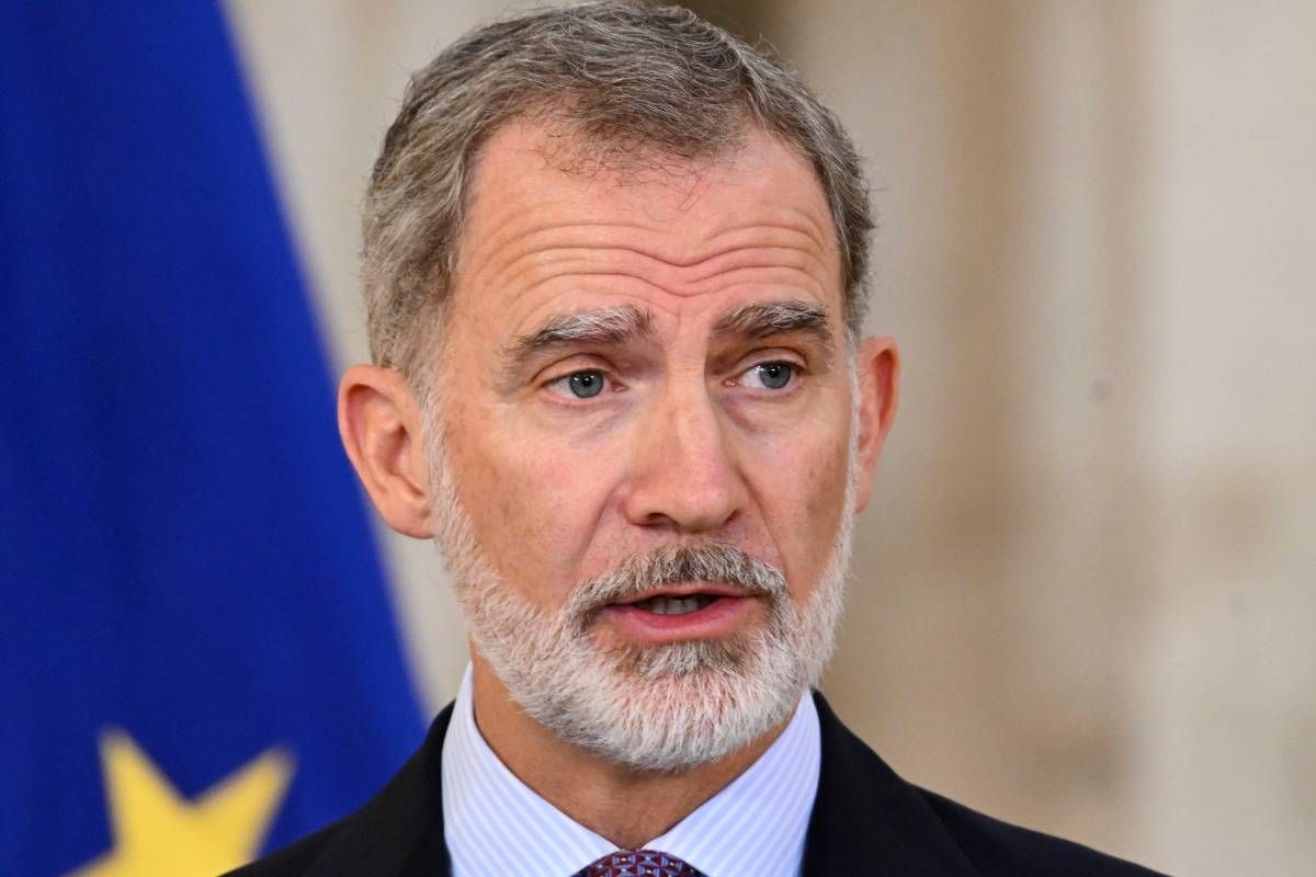 TRAJE FELIPE VI POLÉMICA | La prensa extranjera, tajante con el rey Felipe VI por saltarse el protocolo en su último acto internacional