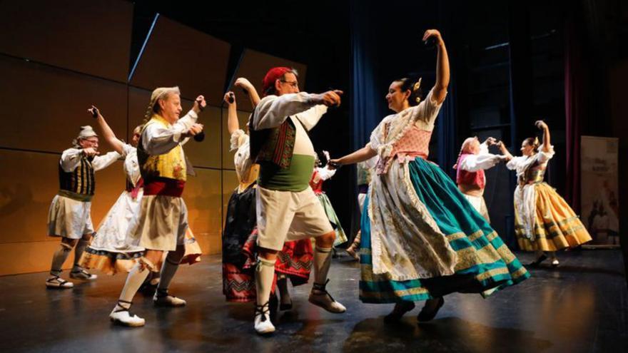 Ibiza reúne este domingo el folclore de Tenerife, Palencia y la isla en la XXIV Mostra Folklòrica