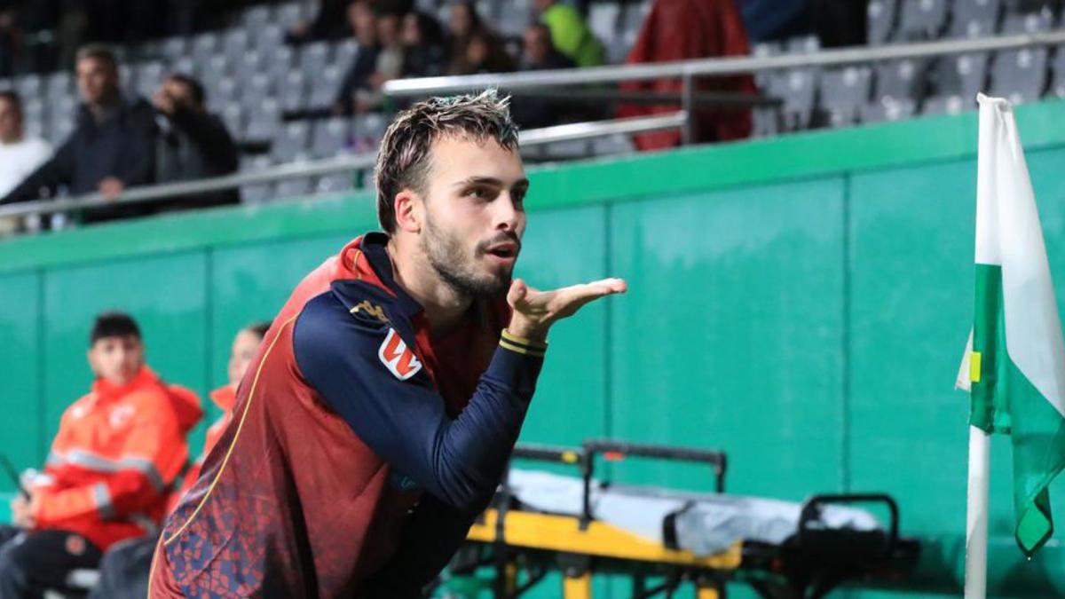 David Mella celebra su gol en Córdoba. |  Fernando Fernández