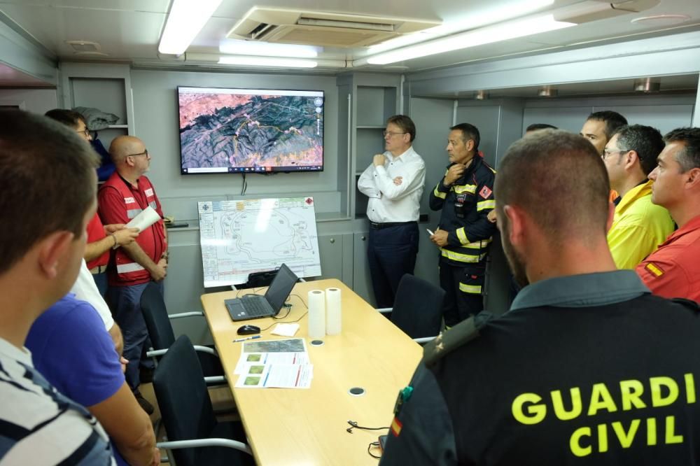 Visita de Ximo Puig a la zona del incendio de Beneixama