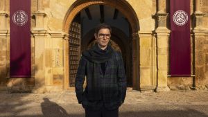 El presentador Juanra Bonet en Traitors España