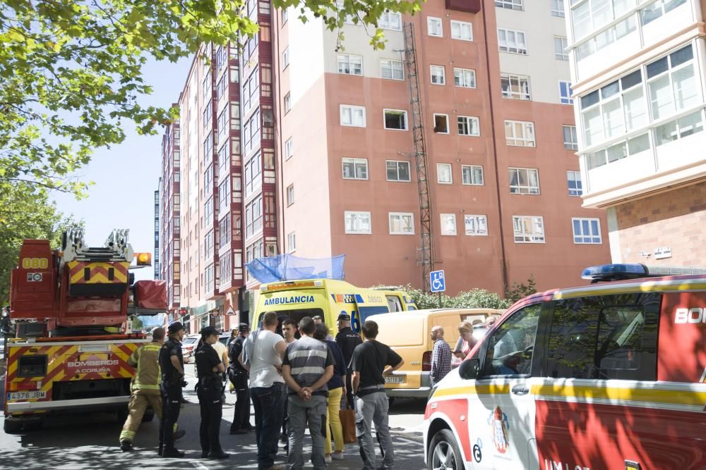 Todos los bomberos y la Policía Local han acudido al lugar de los hechos.