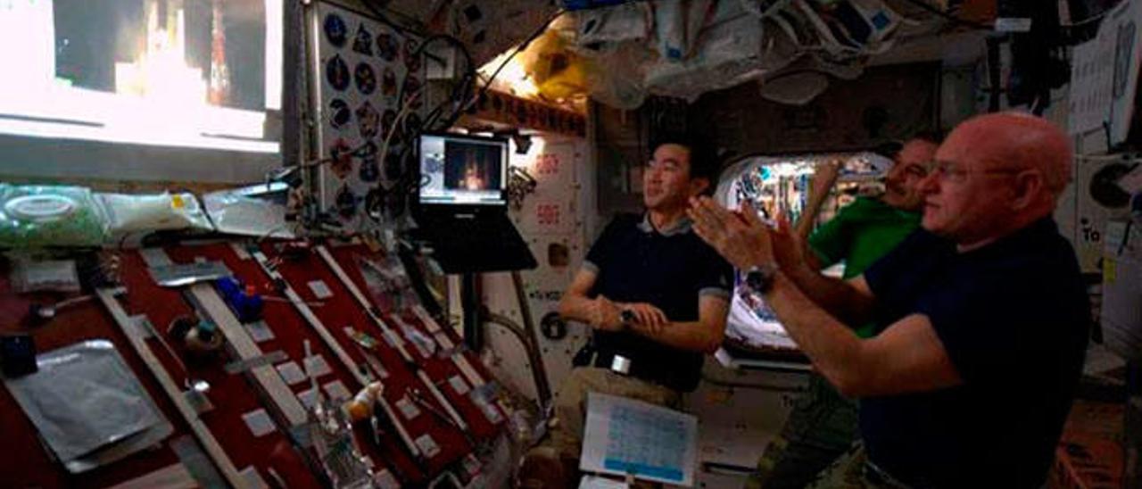 Astronautas en la ISS.