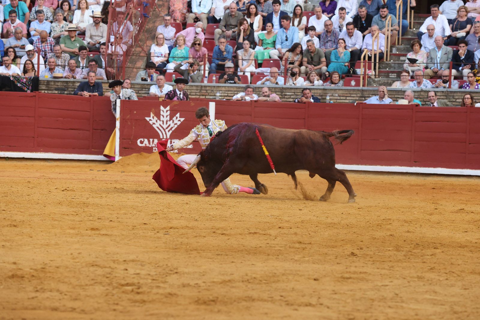 Javier Zulueta y Manuel Quintana abren la puerta de Los Califas