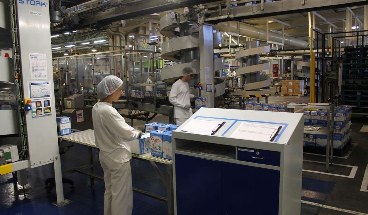 Interior de la fábrica de Nestlé en Sevares.