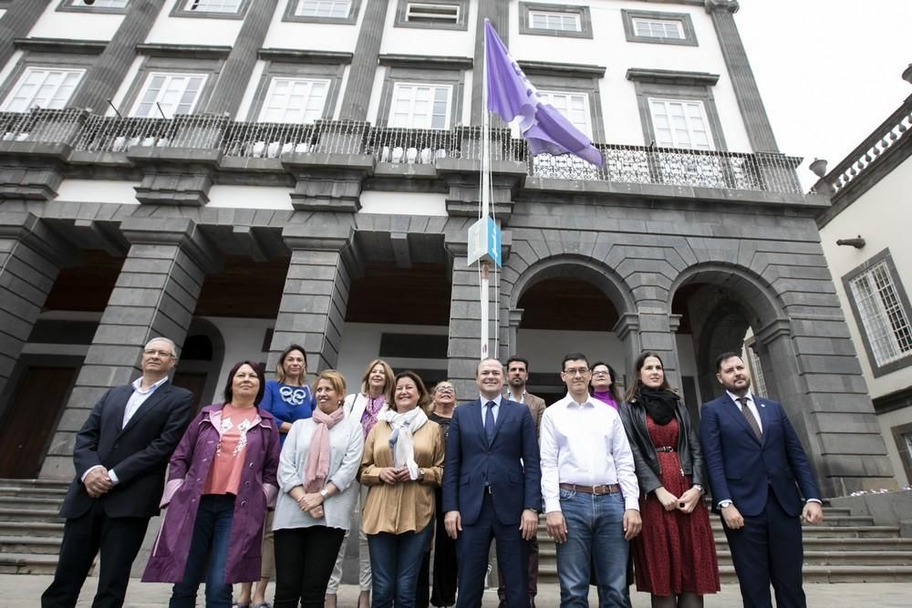 Izado de bandera feminista y Feria de la Igualdad