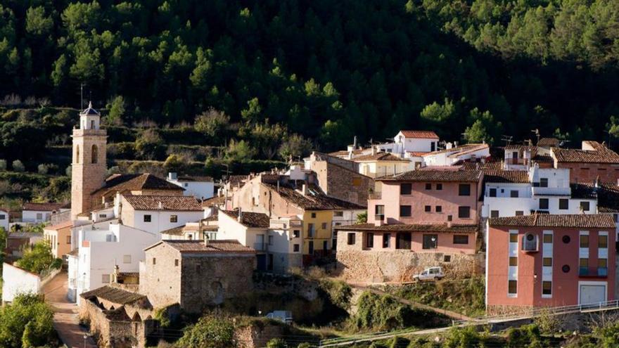 Cruce de denuncias por la gestión del bar de Torralba del Pinar