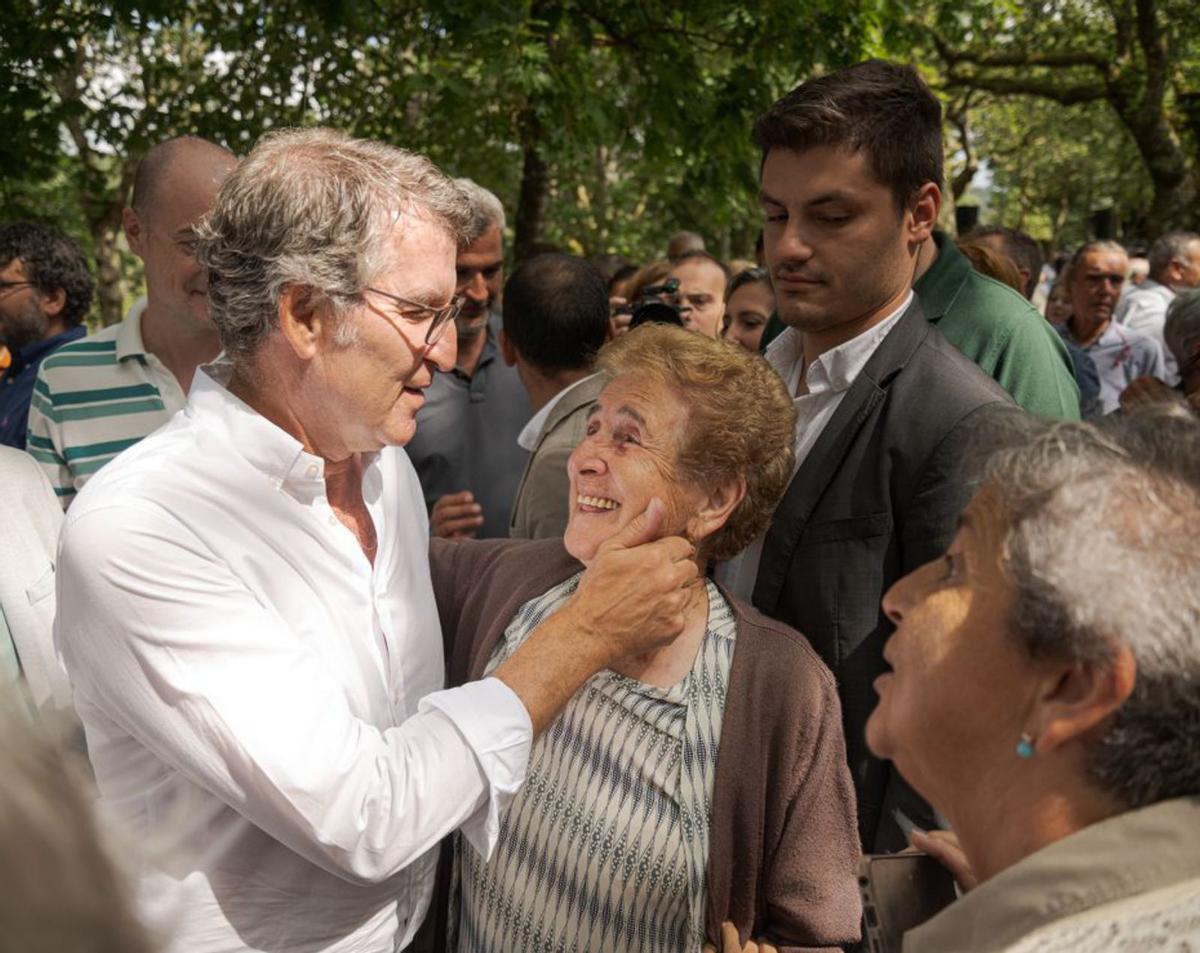 Feijóo vol amarrar bé els  seus en el debat fiscal