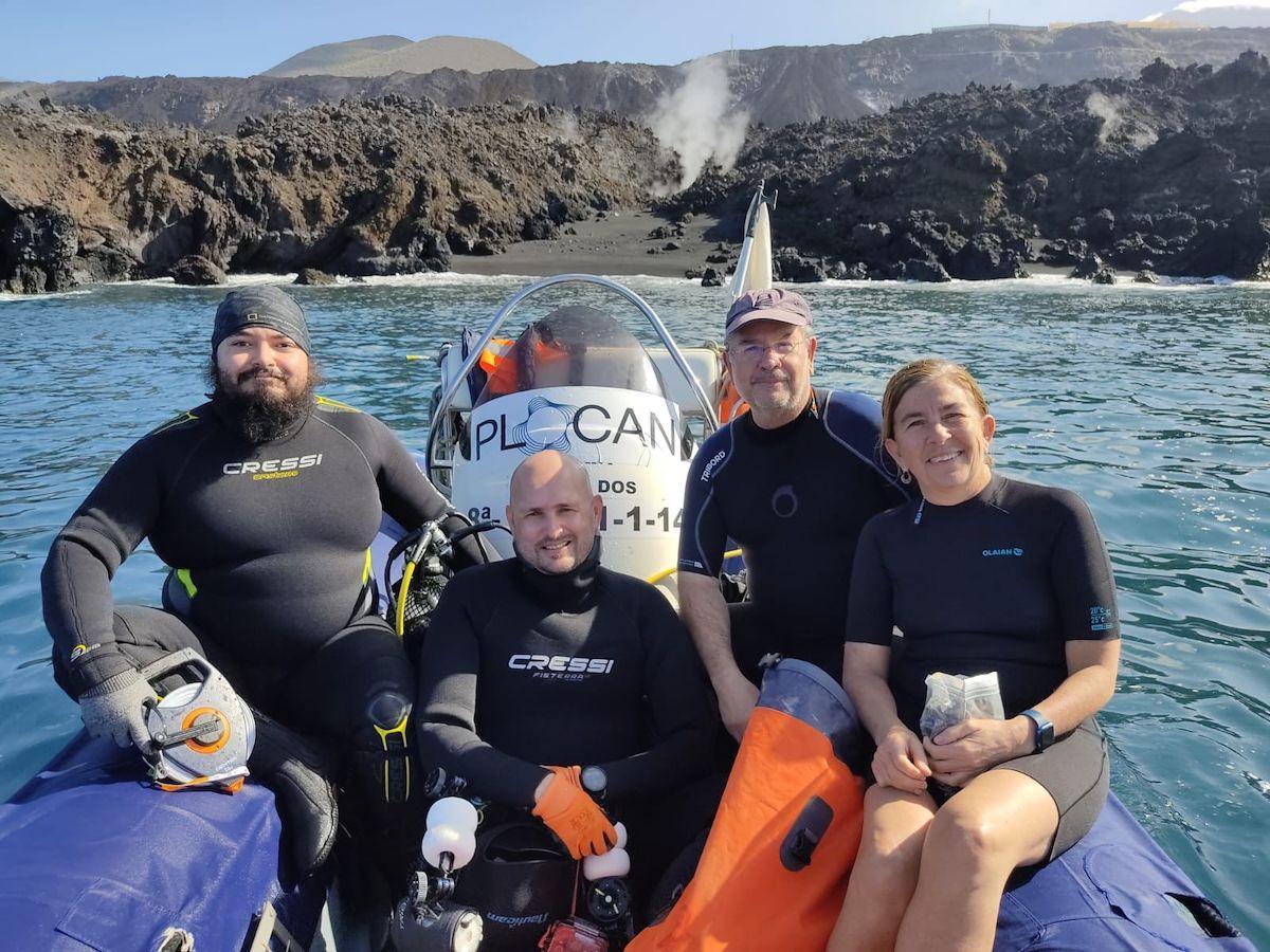 Investigadores del grupo BotMar-ULL desplazados a La Palma. De izquierda a derecha, Daniel Álvarez Canali, Carlos Sangil, Javier Reyes y Marta Sansón