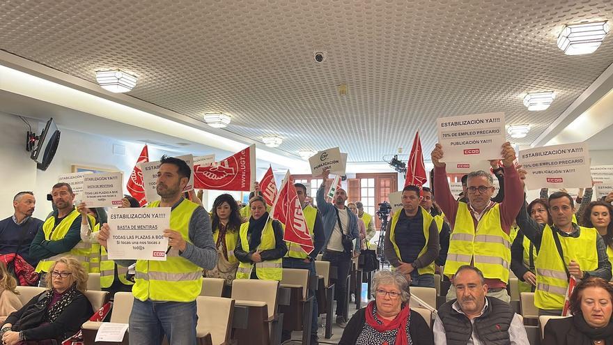 Unos 400 trabajadores piden la consolidación de sus puestos en el Ayuntamiento de Mijas