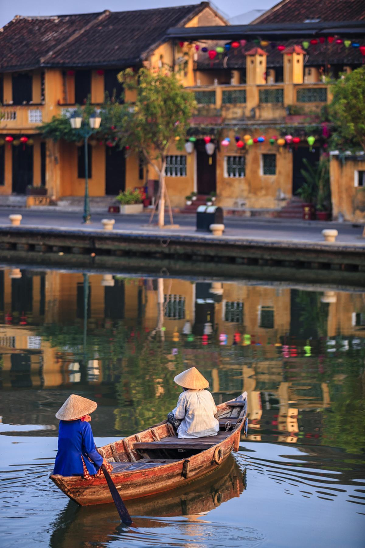 Las casas se pueden apreciar desde el río.