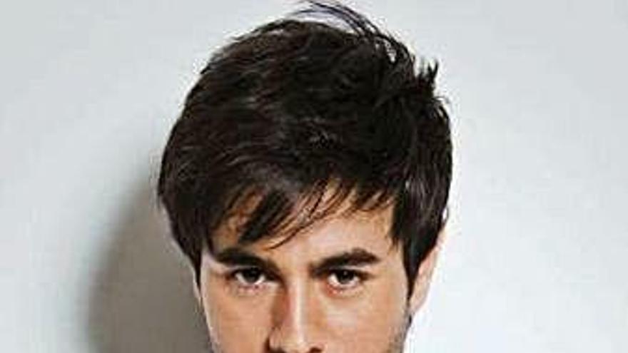 Enrique Iglesias.