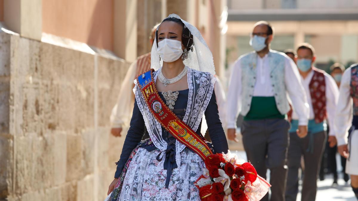 Búscate en el segundo día de Ofrenda por las calles del Mar y Avellanas entre las 9:00 y 10:00 horas