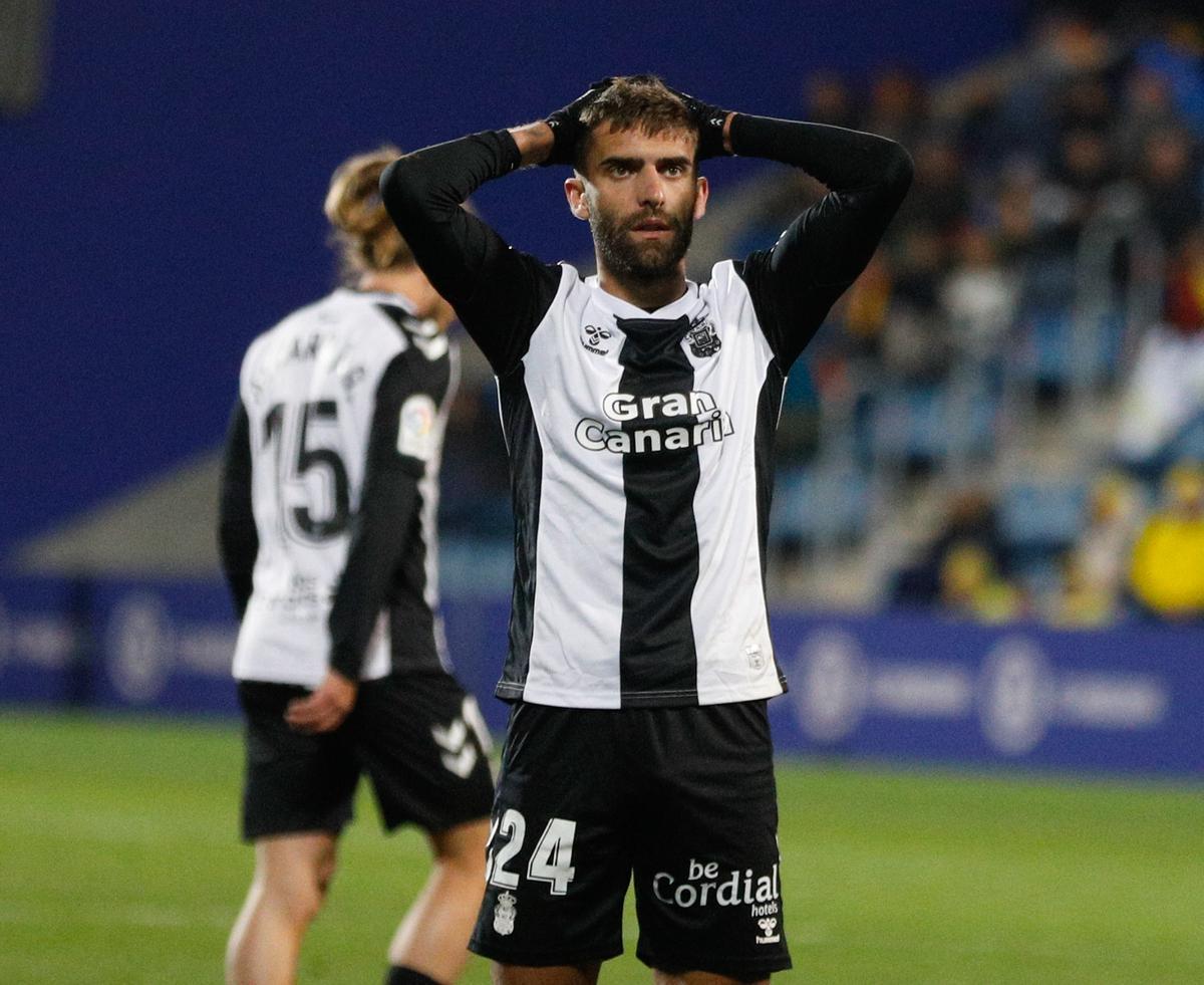 El lamento de Pejiño, en el Nacional de Andorra, tras mandar un balón al palo.