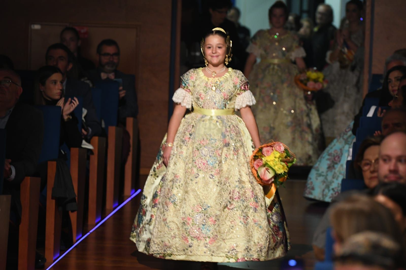 La exaltación de la reina fallera infantil de Burriana del 2023, en imágenes