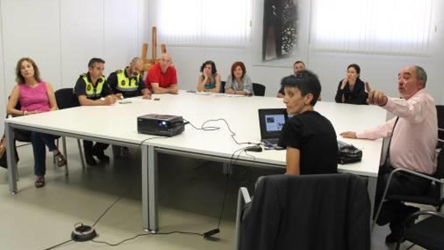 San Vicente toma nota de las experiencias de Pontevedra para peatonalizar el centro