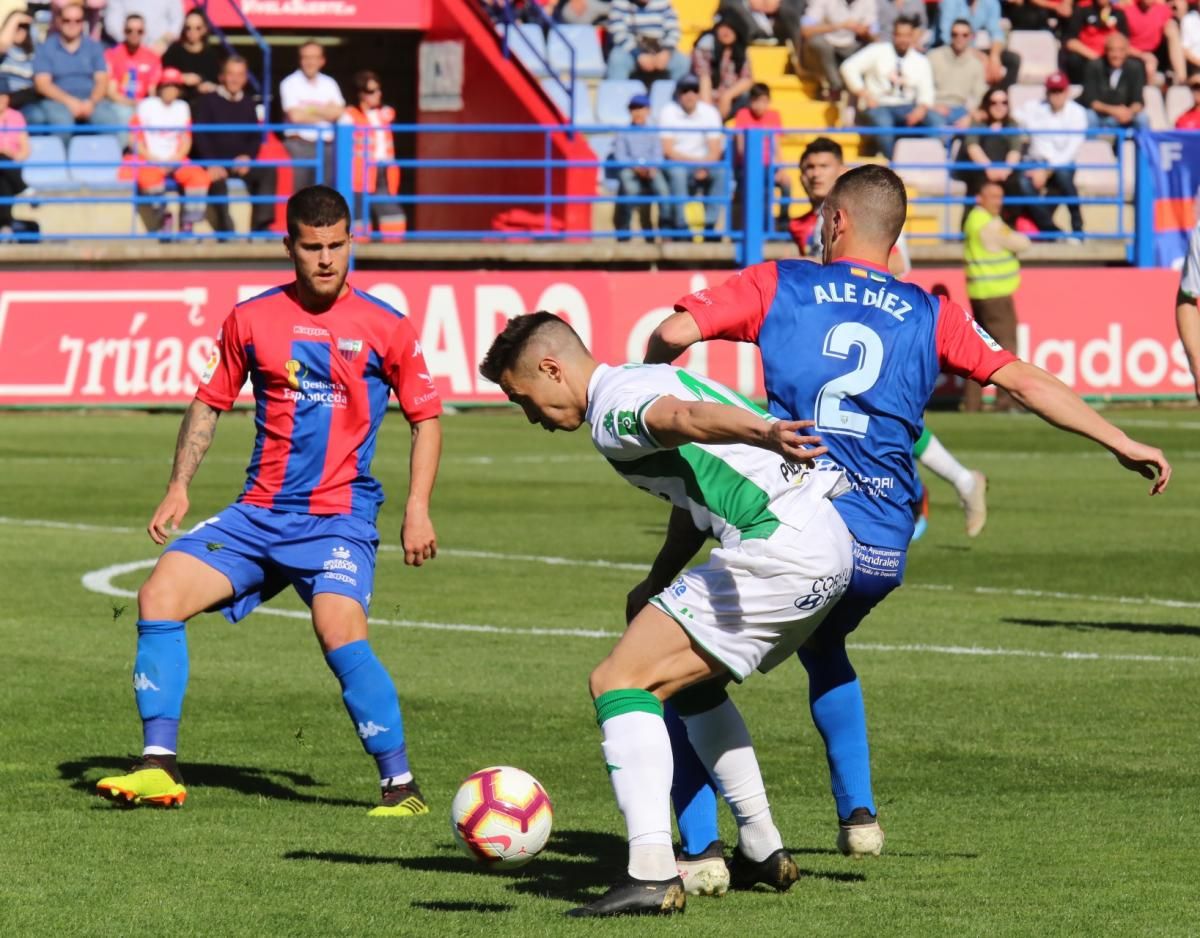 Las imágenes del Extremadura-Córdoba C.F.