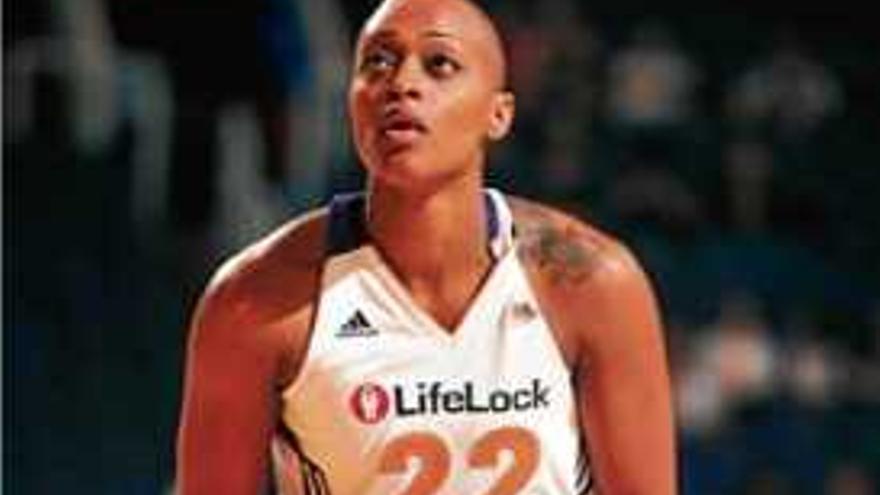 Charde Houston disputa la WNBA amb Phoenix Mercury.