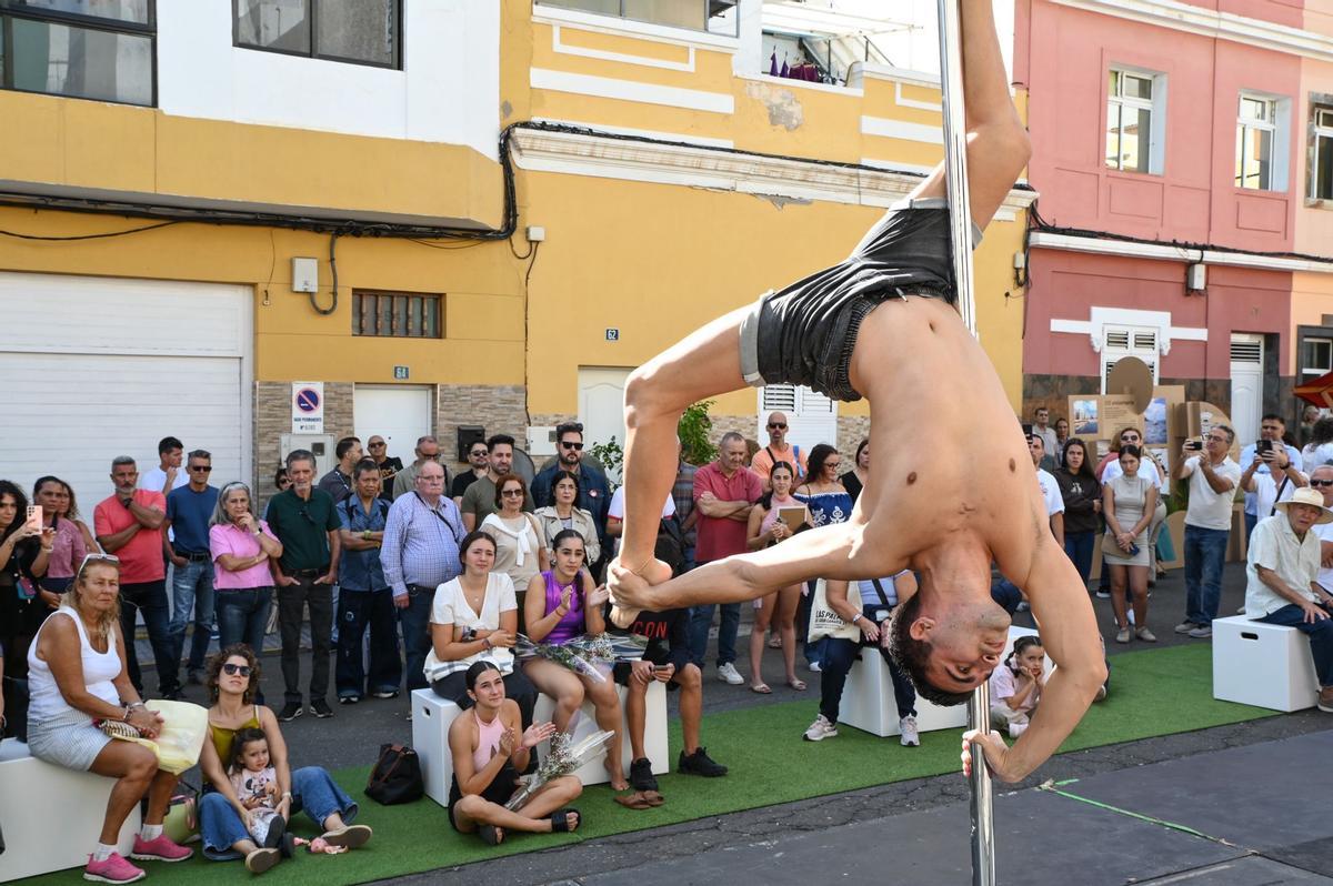 Espectáculo artístico, este sábado en la calle Taliarte.