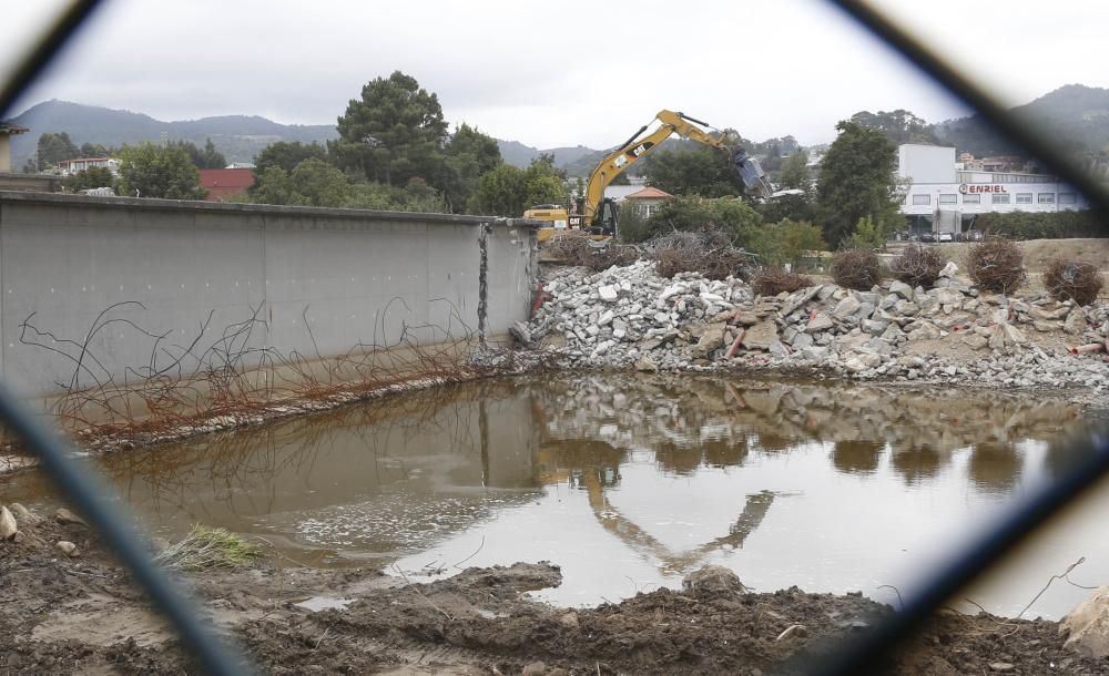 La piqueta liquida la vieja depuradora de Vigo