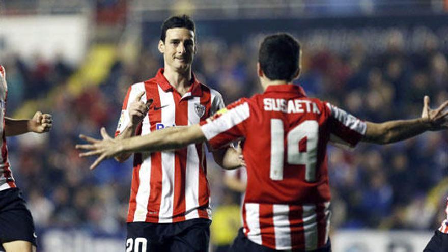 Aduriz celebra su gol