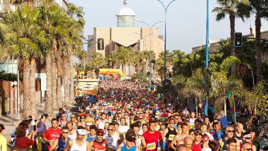 Inicio de la última maratón en la capital grancanaria.